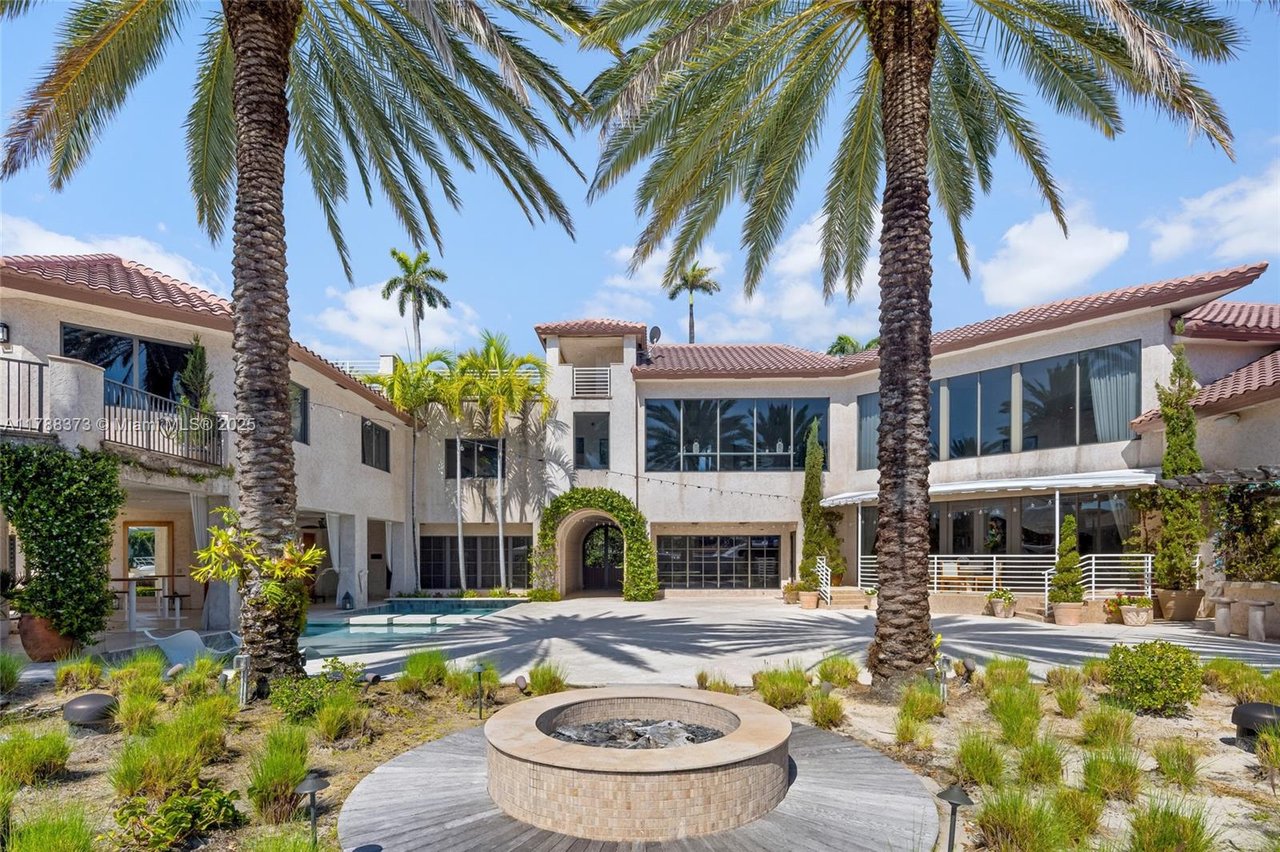 600 Isle Of Palms Dr