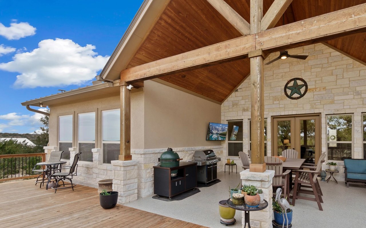 Why Selling Your House with a Real Estate Professional Is Essential