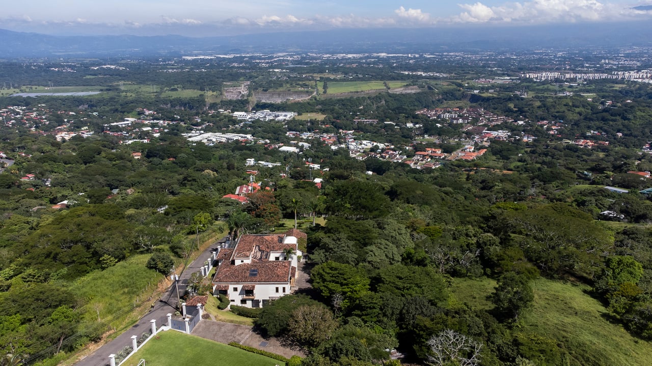 Panoramic View Mountain Estate, Ciudad Colon, San Jose