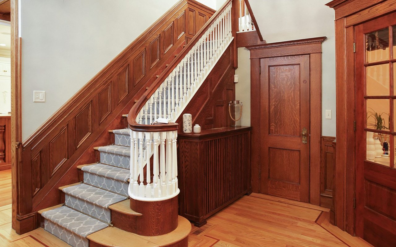605 Mountain Ave