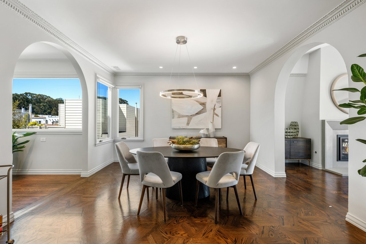 Stylishly Renovated & Palace-Adjacent