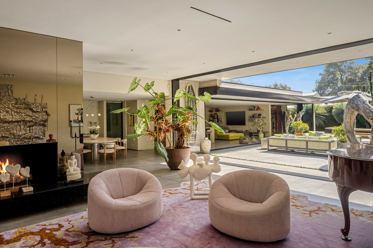 1087 Moraga Dr, Bel Air