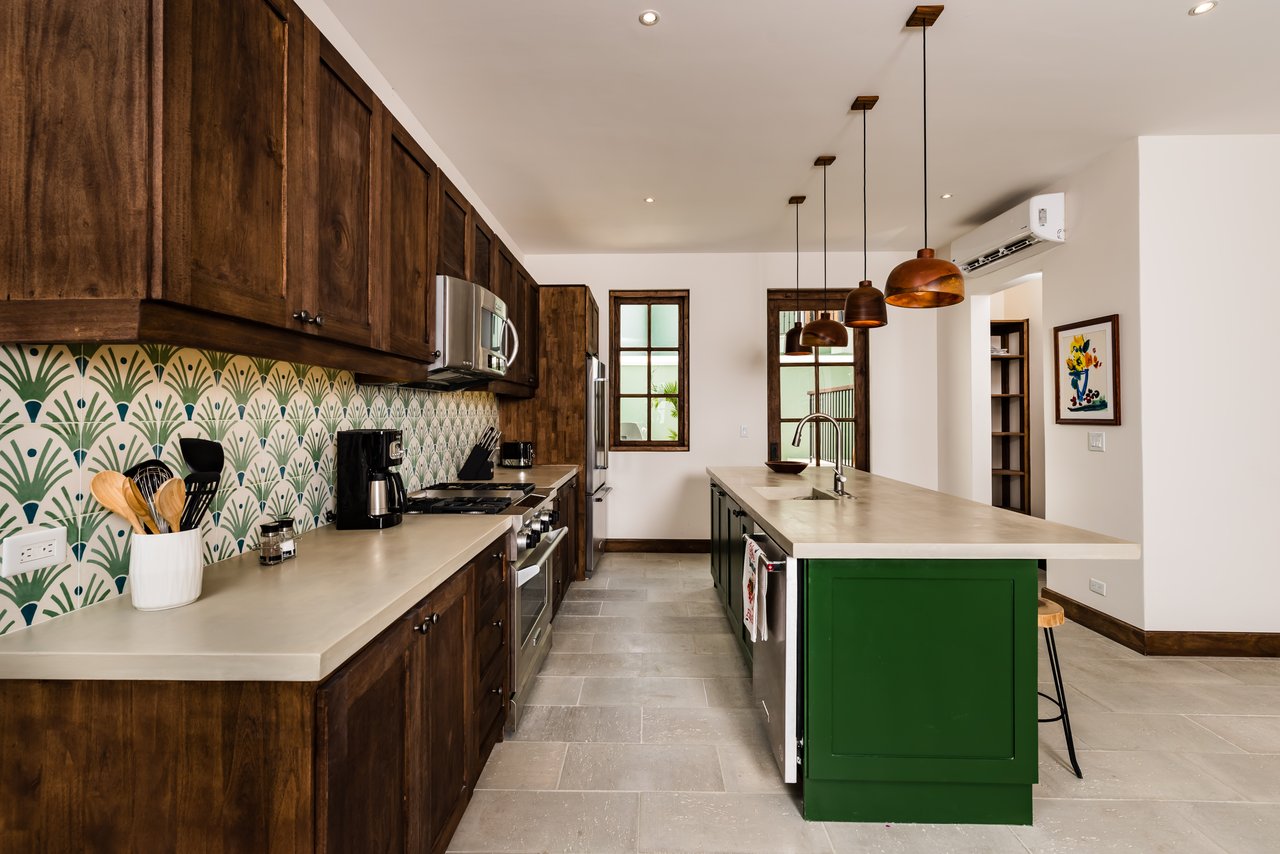 Casa Acuarela | 17 Calle Cartagena: A Vibrant 4-Bedroom Retreat Steps from Playa Danta in the Heart of Las Catalinas