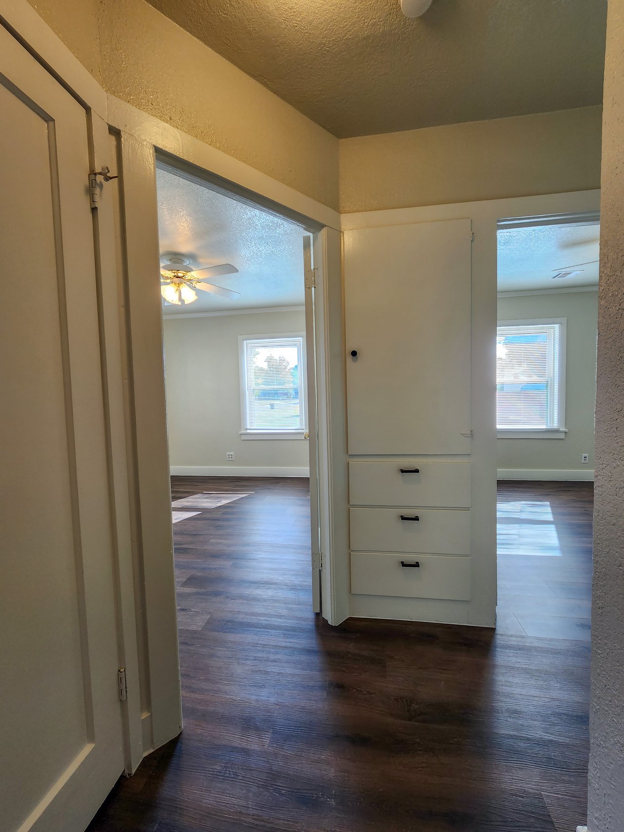 1002 Overland Ct