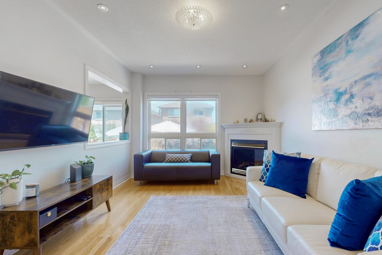 851 Clemens Crescent