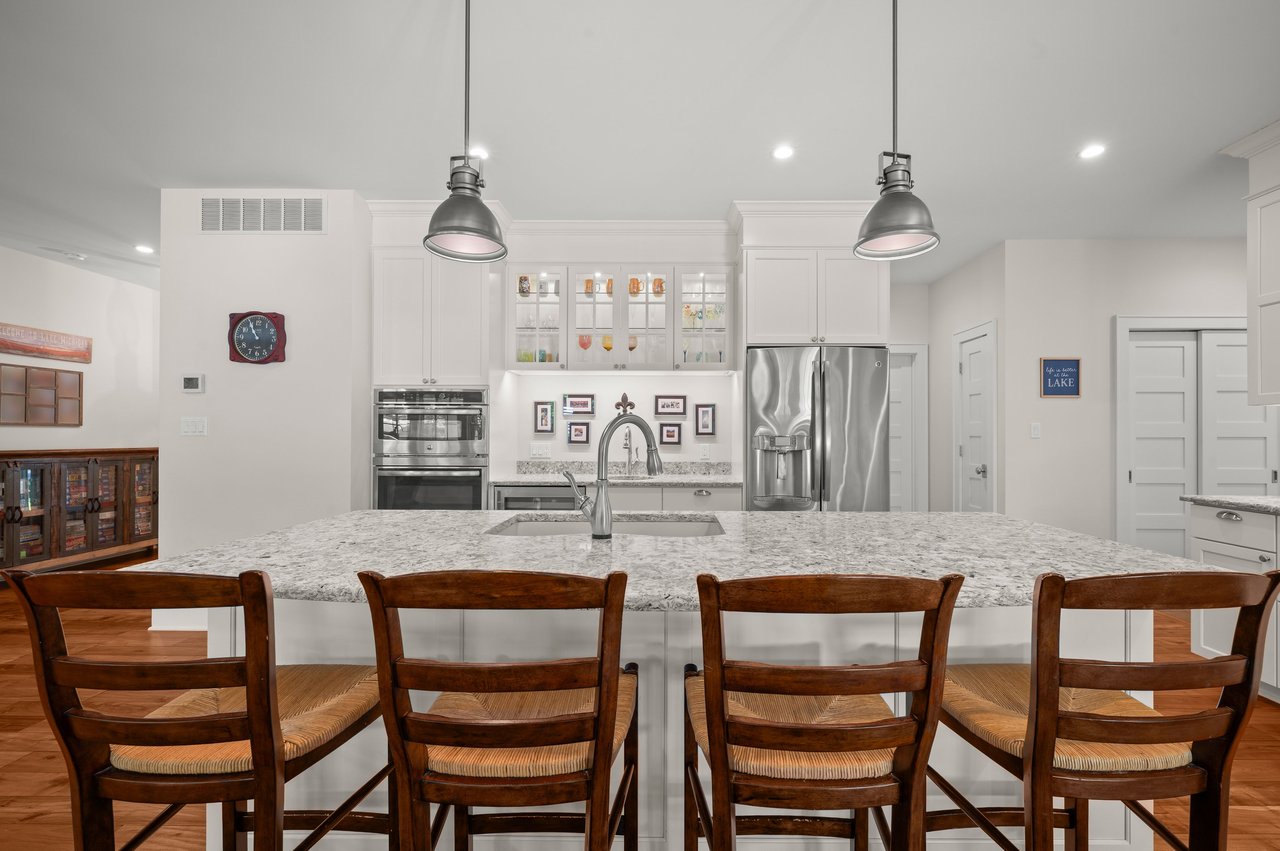 47118 Oak Avenue, Grand Beach, MI 49117