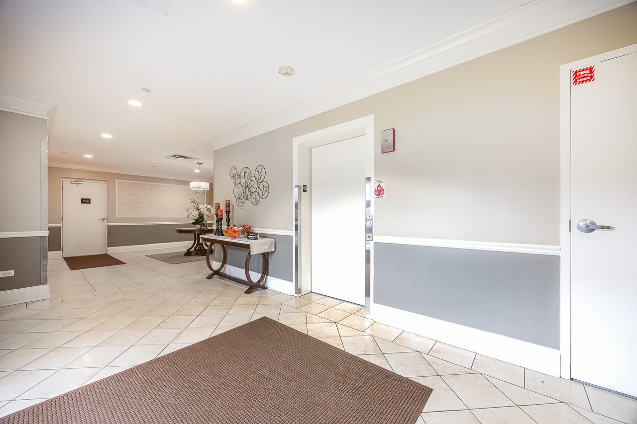 4929 Forest Ave, Unit 2E, Downers Grove