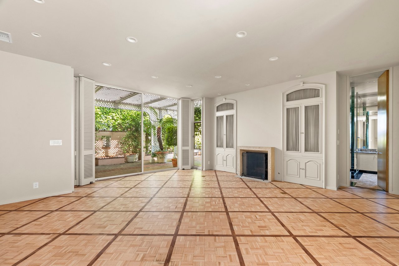 9032 Thrasher Ave, sunset strip