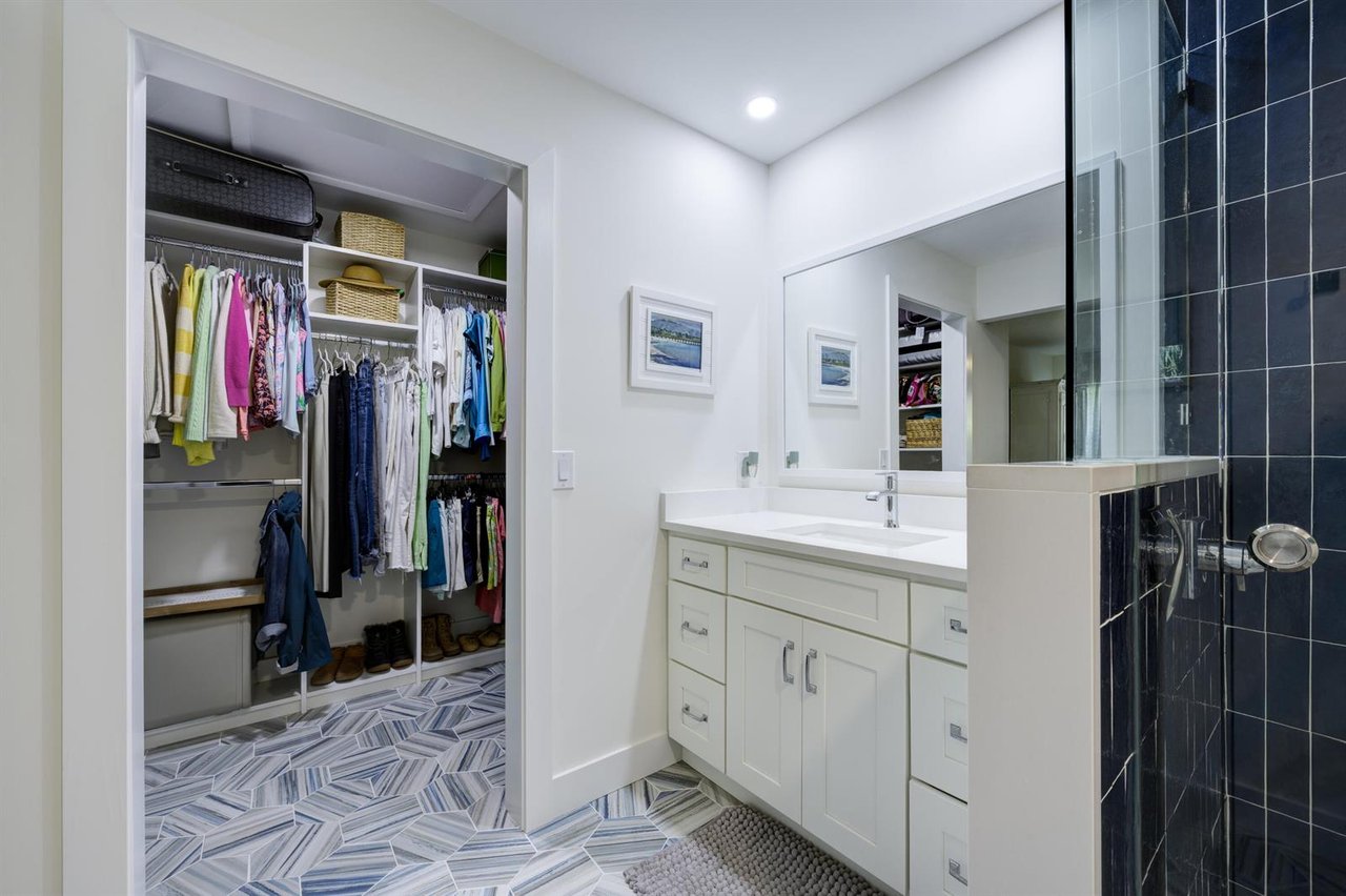 10976 SE Sea Pines Circle