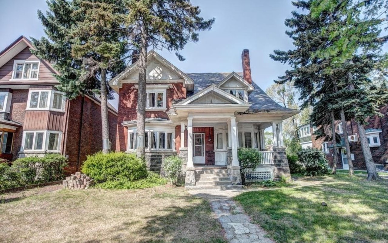 What a Bidding War Means – to Buyers