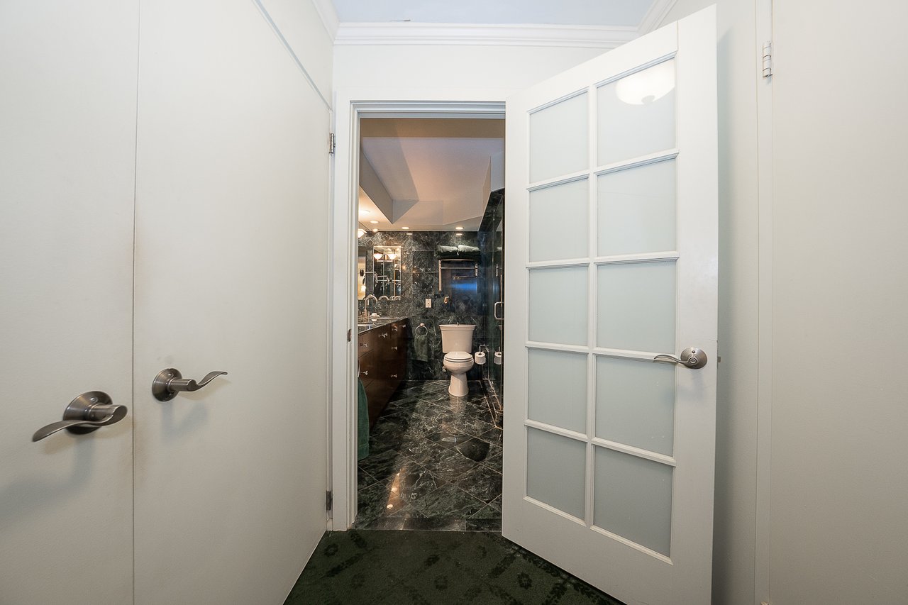 Price Improvement!!! Fab 3 bed 2.5 bath Main Line Condo