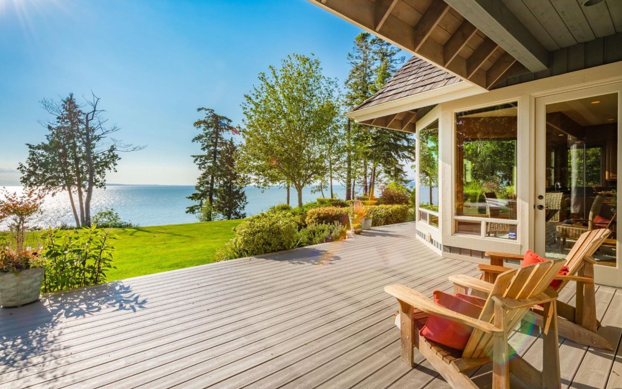 Yarmouth's Exquisite Waterfront Properties: A Slice of Paradise