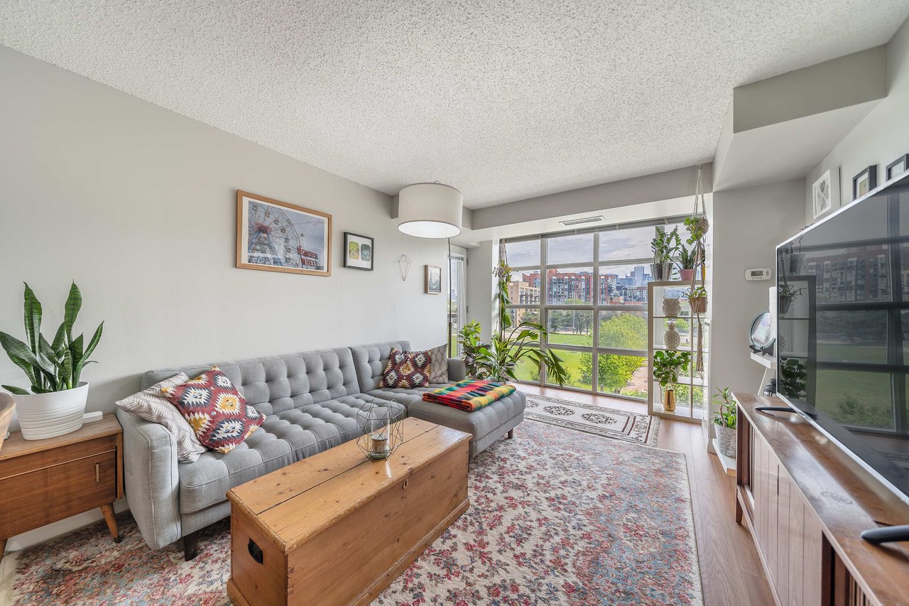 15 Stafford Street #401