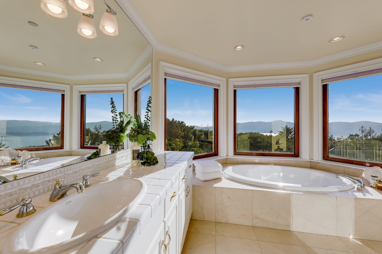 Extraordinary Tiburon Sanctuary