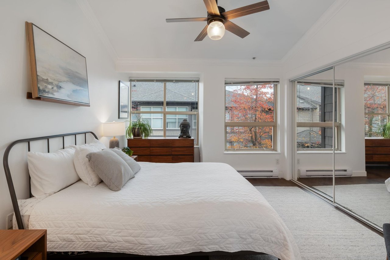 10-308 E 14th St