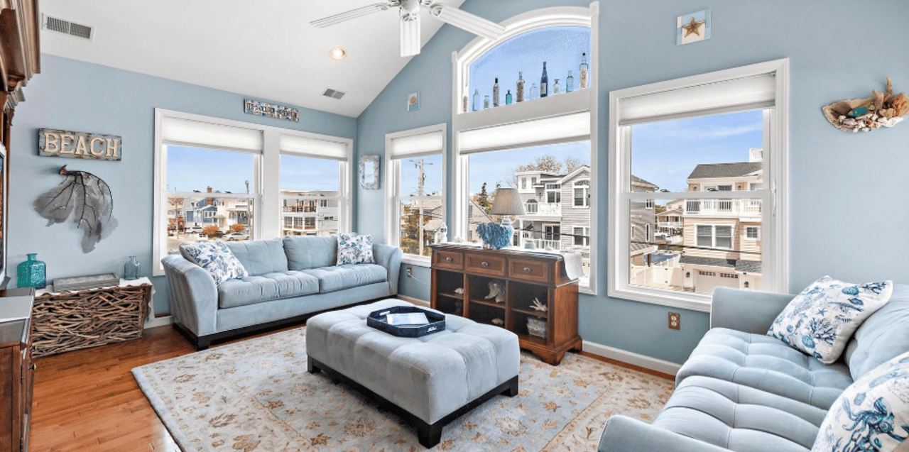 8 W Maryland Avenue