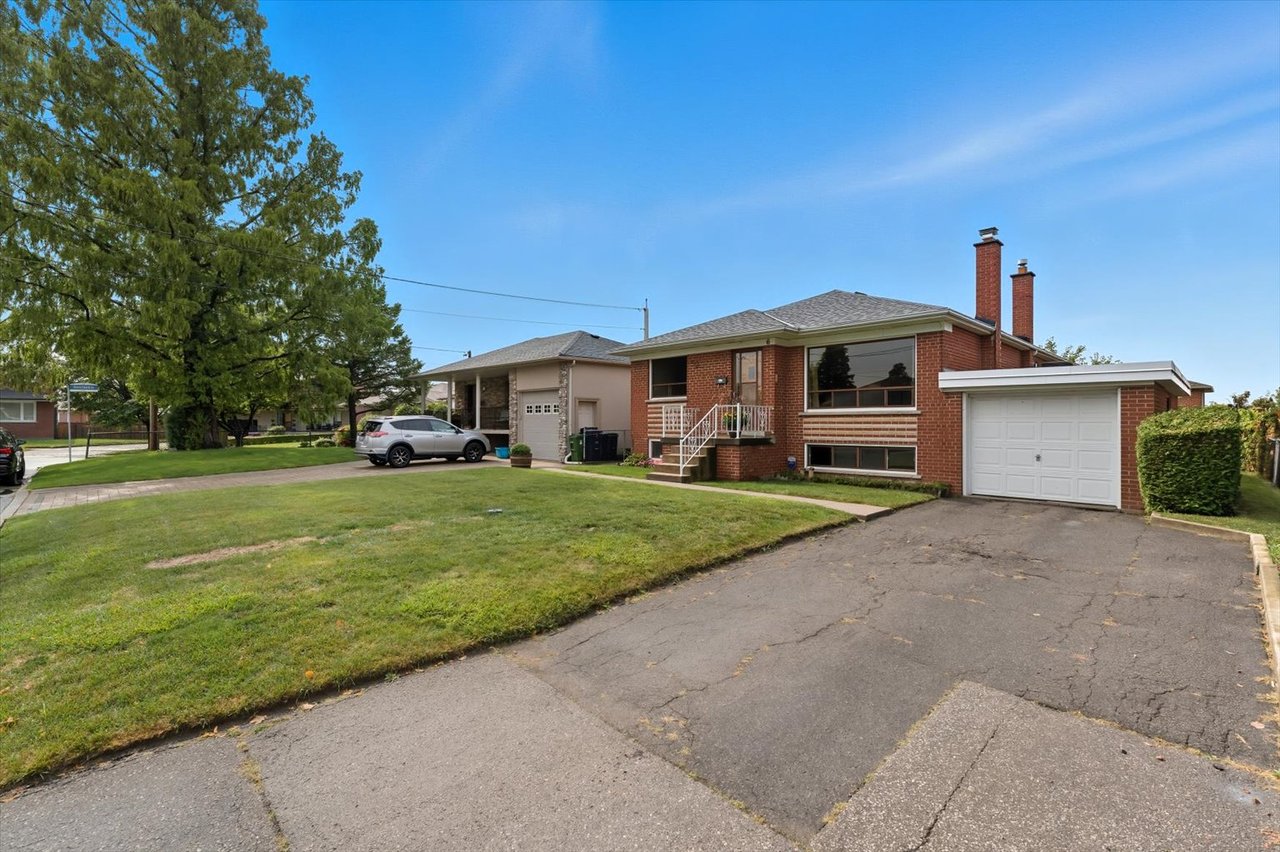 6 Berryton Ave