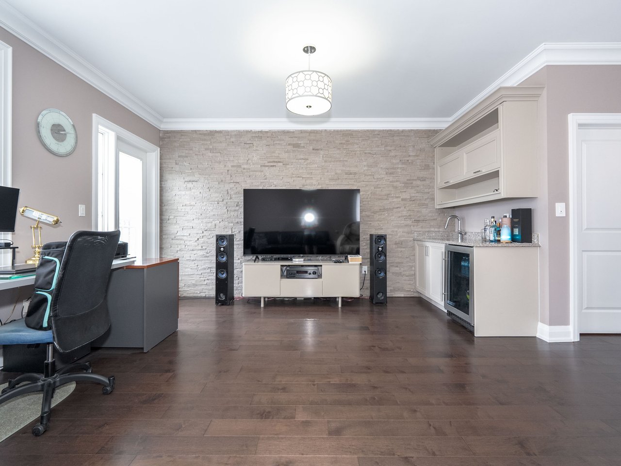 6 Point Pelee Lane