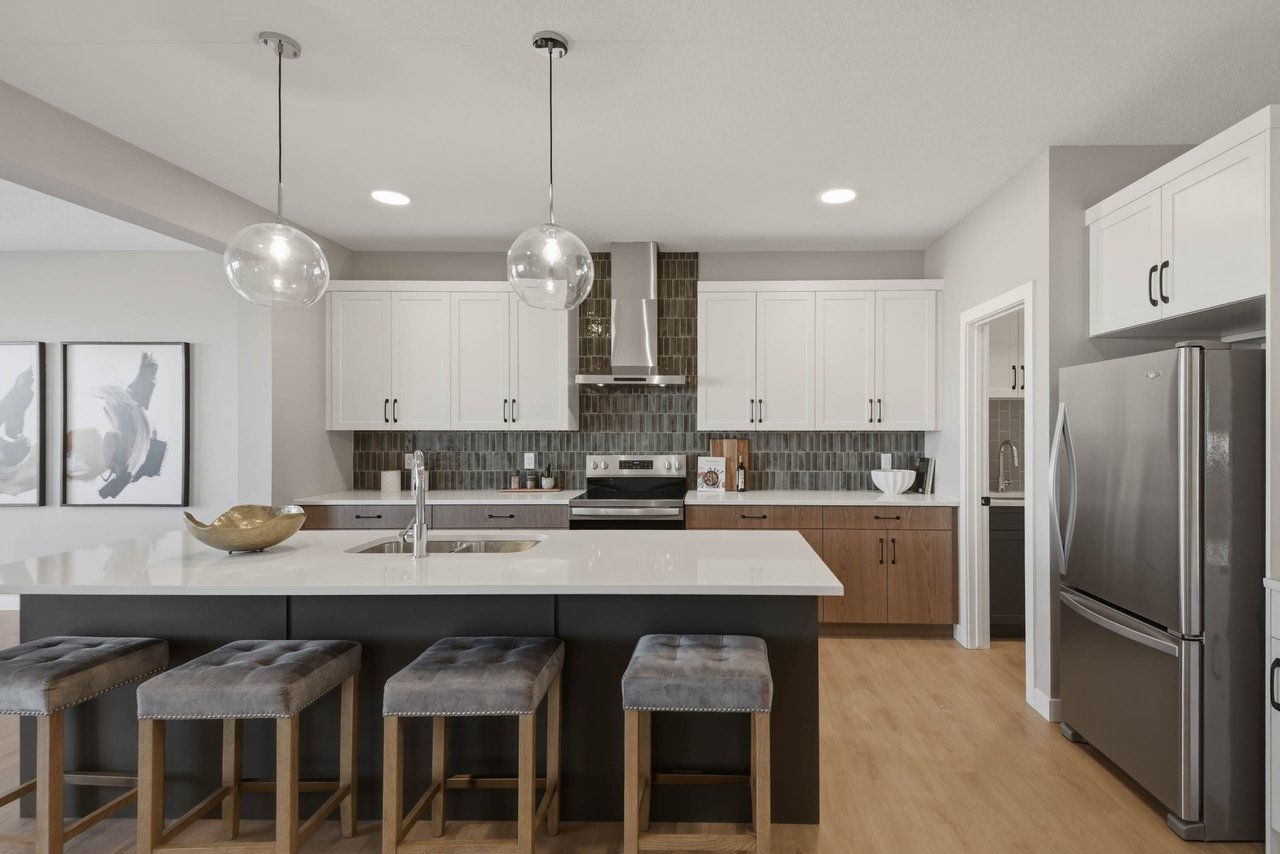 135 Belvedere Crescent SE