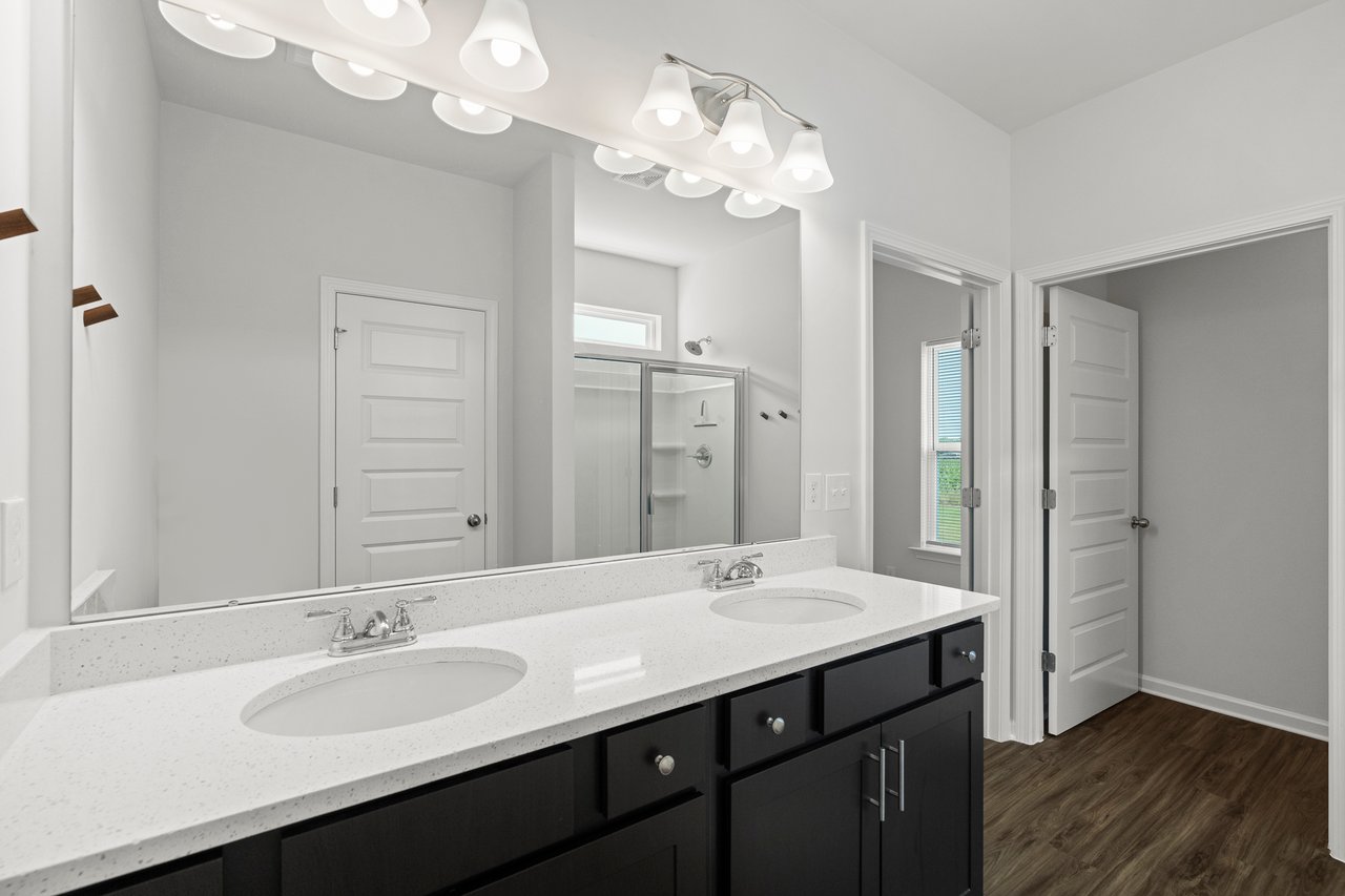 3-Bed, 2-Bath with Bonus Space & Mountain Views
