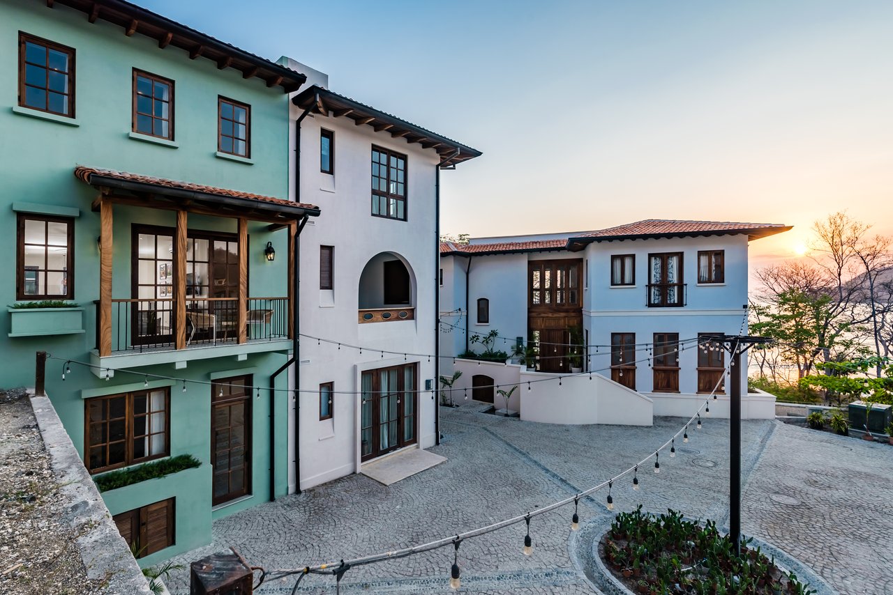 Casa Acuarela | 17 Calle Cartagena: A Vibrant 4-Bedroom Retreat Steps from Playa Danta in the Heart of Las Catalinas