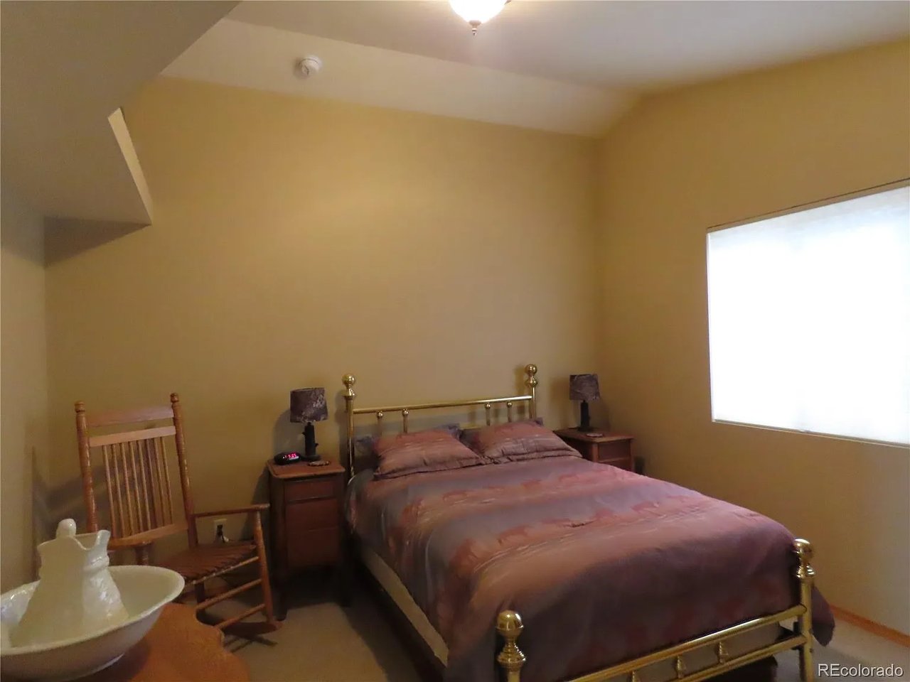 1051 Spring Valley Ln