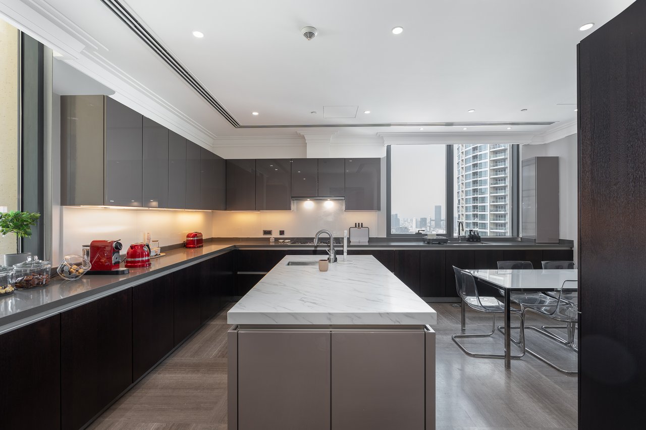 The 118 - Full Floor Apartment 