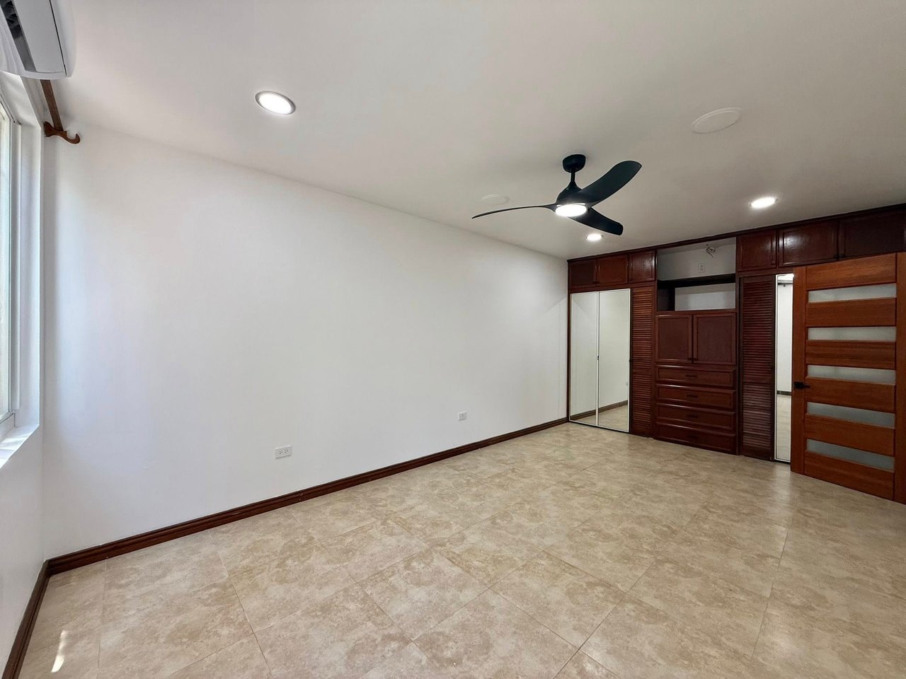 1123 Mount Healthy 2 Bedroom Apartment