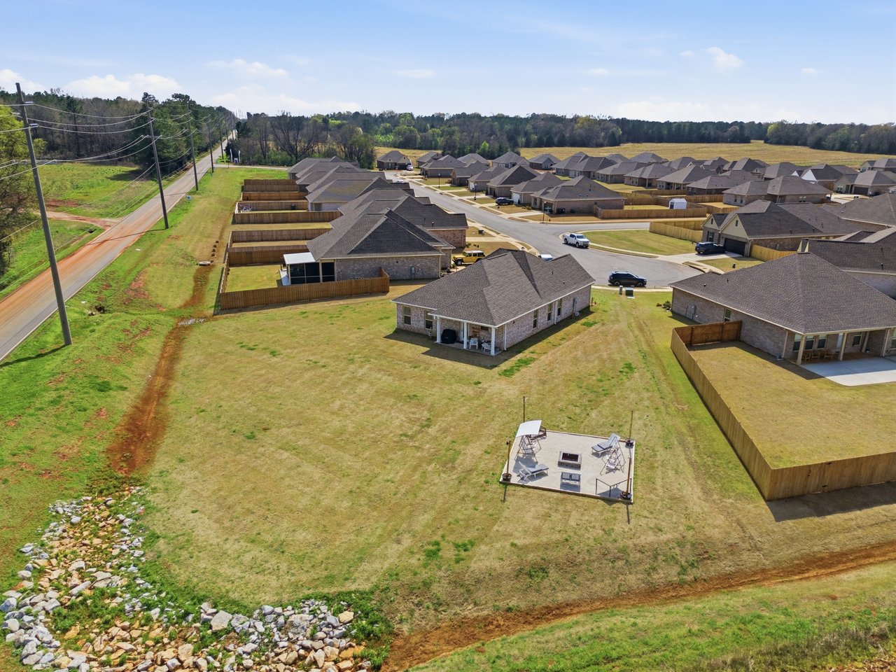 4BR Cul-de-Sac Home in Madison City Schools with Modern Finishes