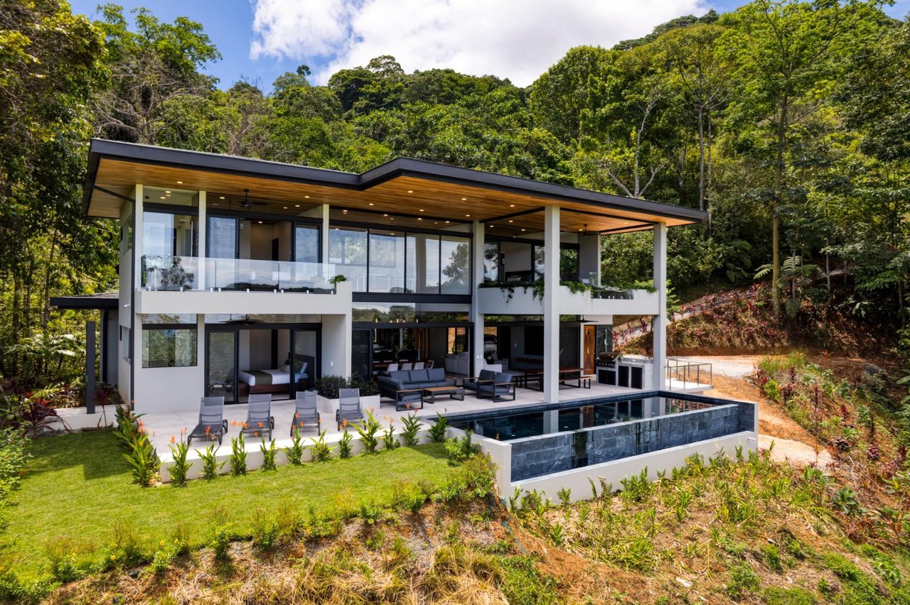 Secluded Tropical Modern Estate, Dominical, Puntarenas