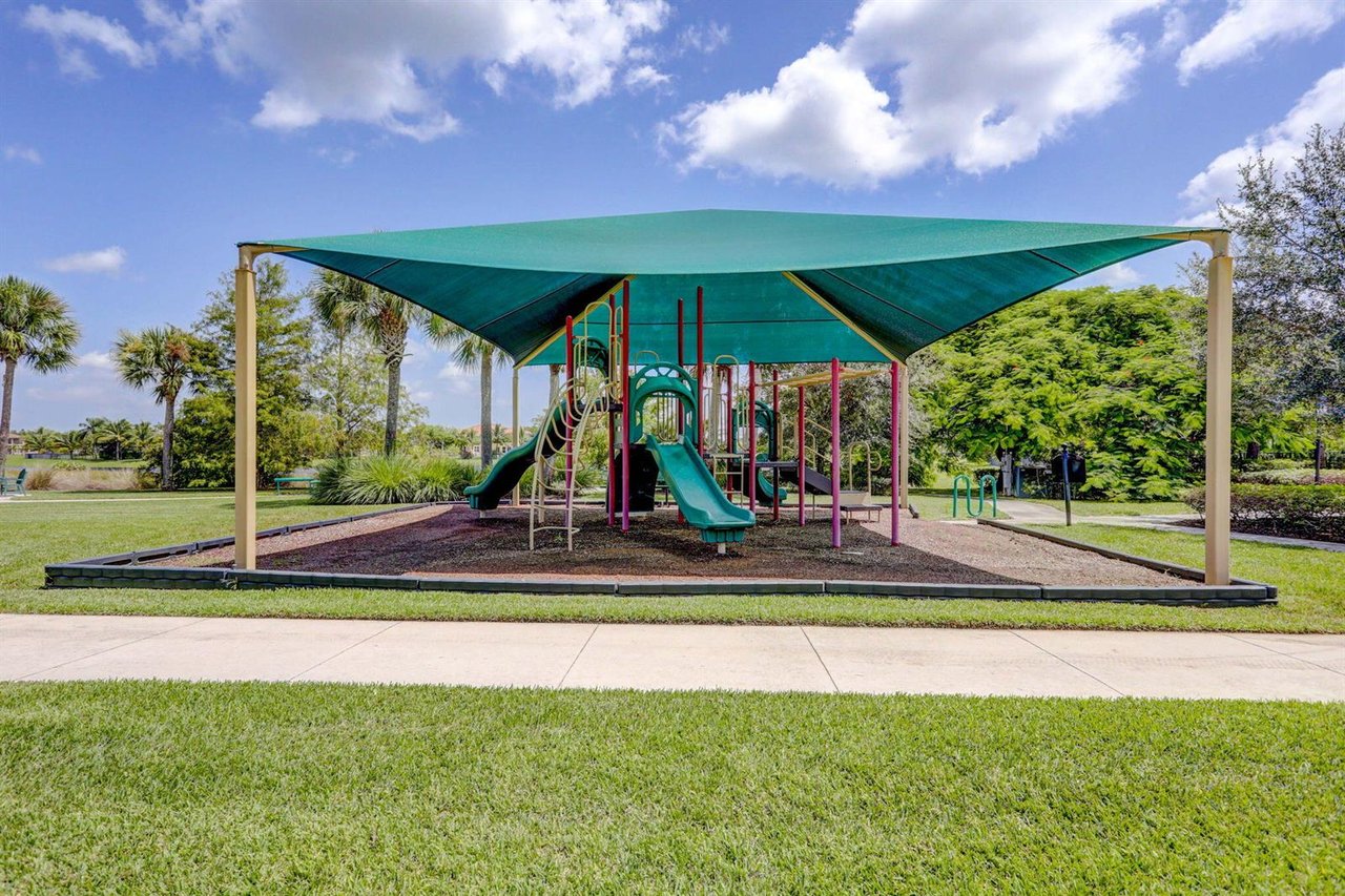 11135 Lynwood Palm Way
