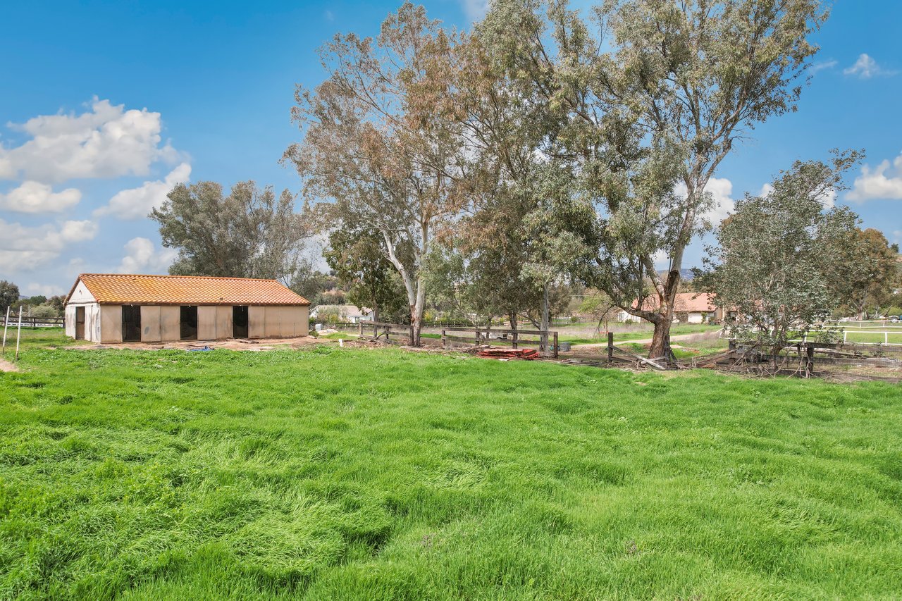 20425 Avenida Castilla