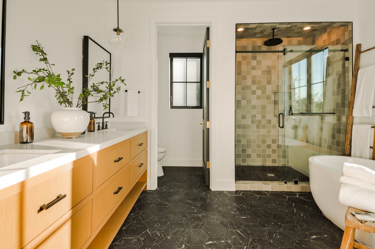 4261 Denny Ave, Toluca Lake 