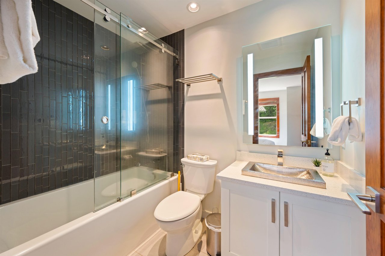 4-4661 Blackcomb Wy