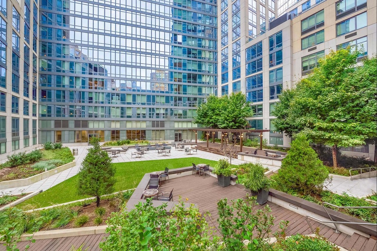 60 Riverside Boulevard, #PH-3901