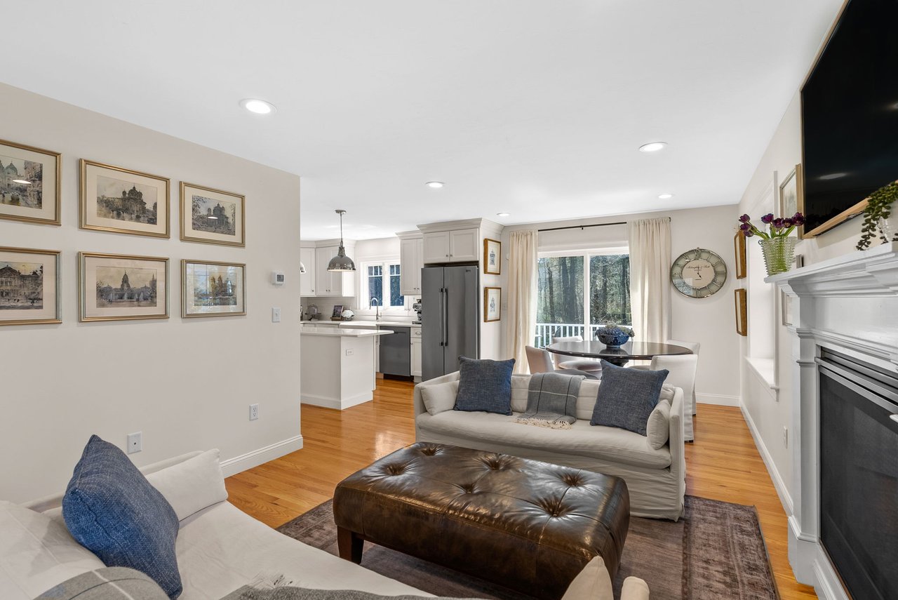 11 Lisa Ln Pembroke, MA 02359