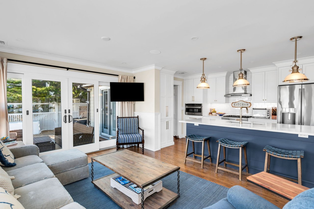 Exclusive Curtis Point Home with Pool