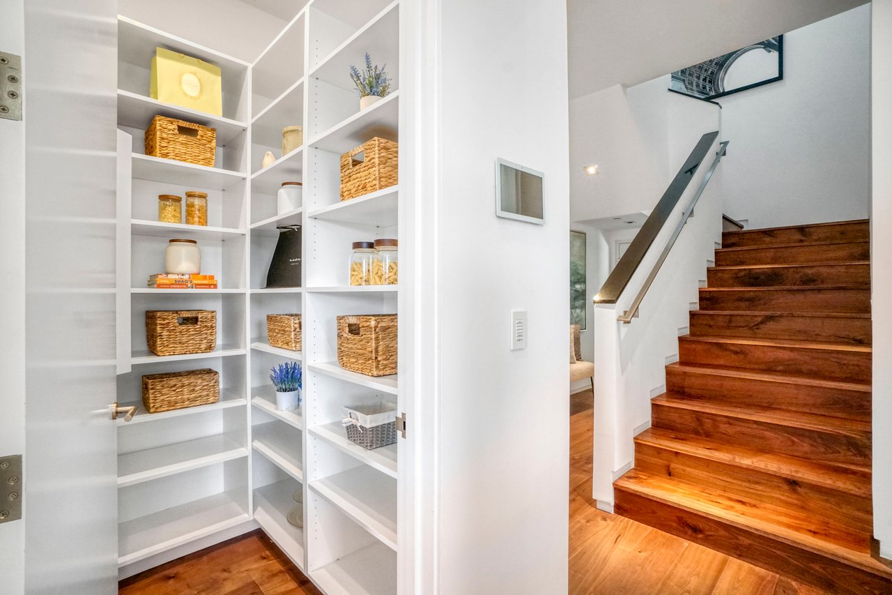 1116 Linda Flora Drive