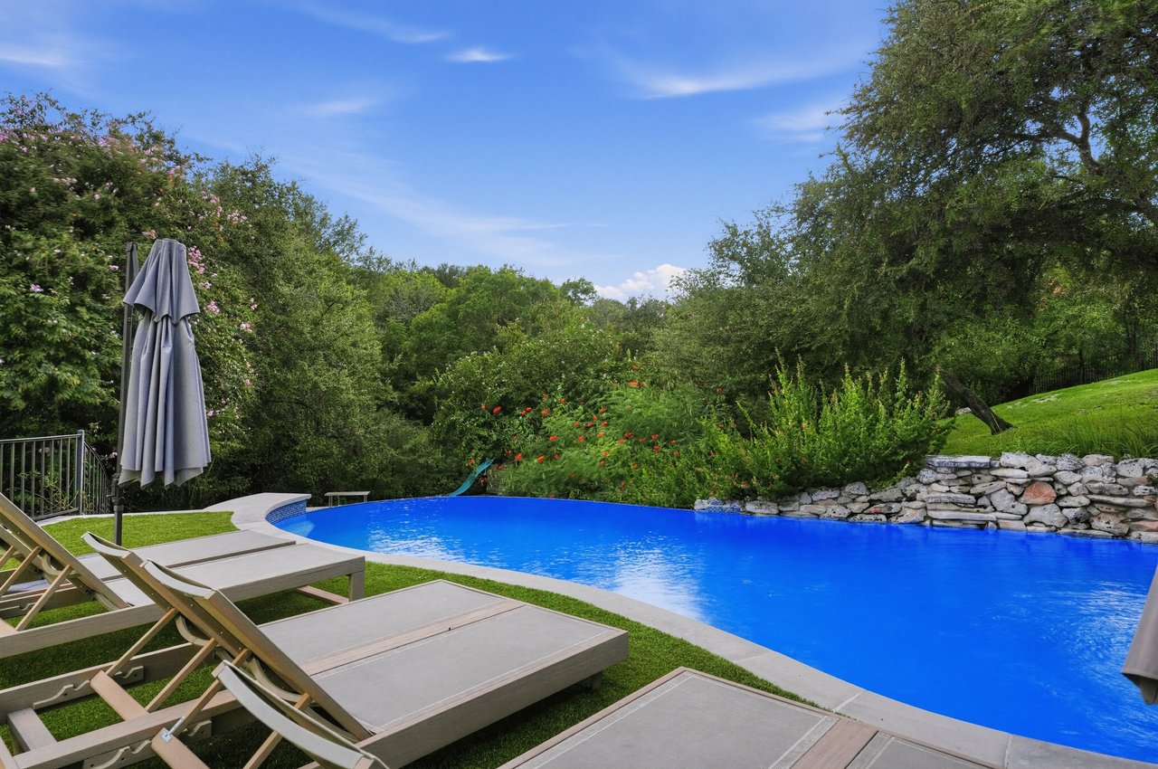 THE CANOPY 3.3 private acres in the heart of West Lake Hills.