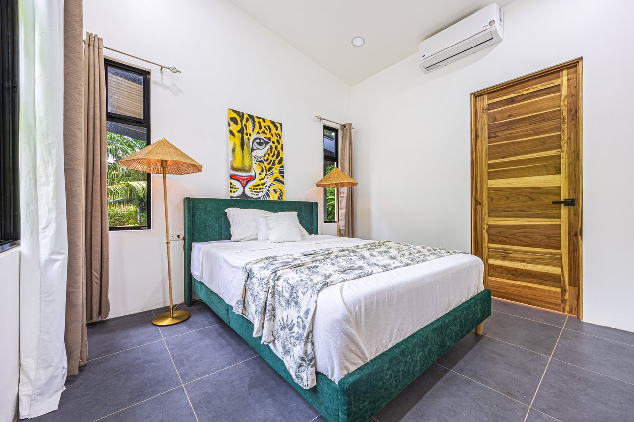 CASA PALMA VERDE – 3 Bedroom & 3 Bathroom Home with Bathtub, Big Pool and Extra Building Site – 0.72 Acres