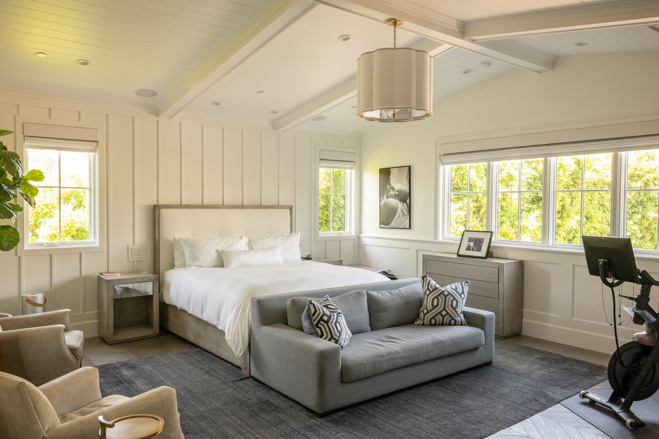 10439 Valley Spring Ln, Toluca Lake