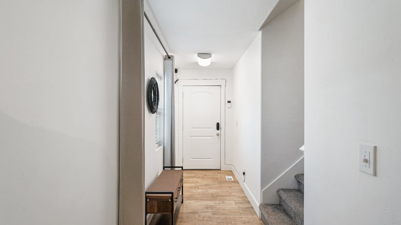 4475 S Lochnivar