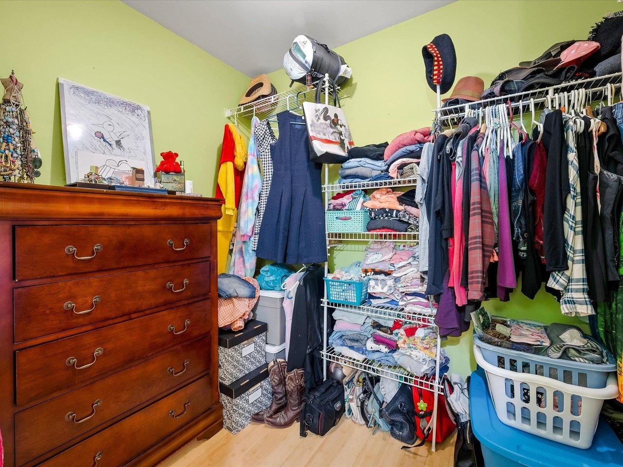 1349 Elmwood Dr