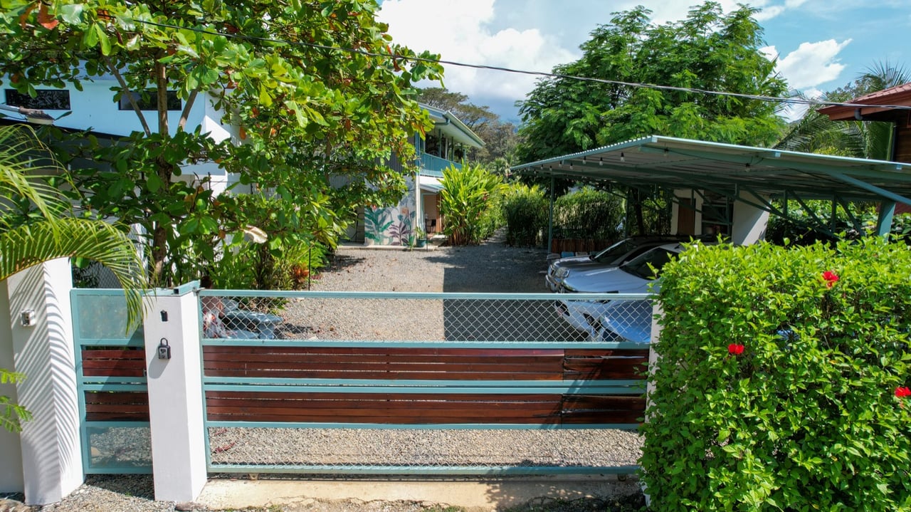 Investment Opportunity! Eco-Friendly Rental Property Near Playa Chaman and Playa Colonia