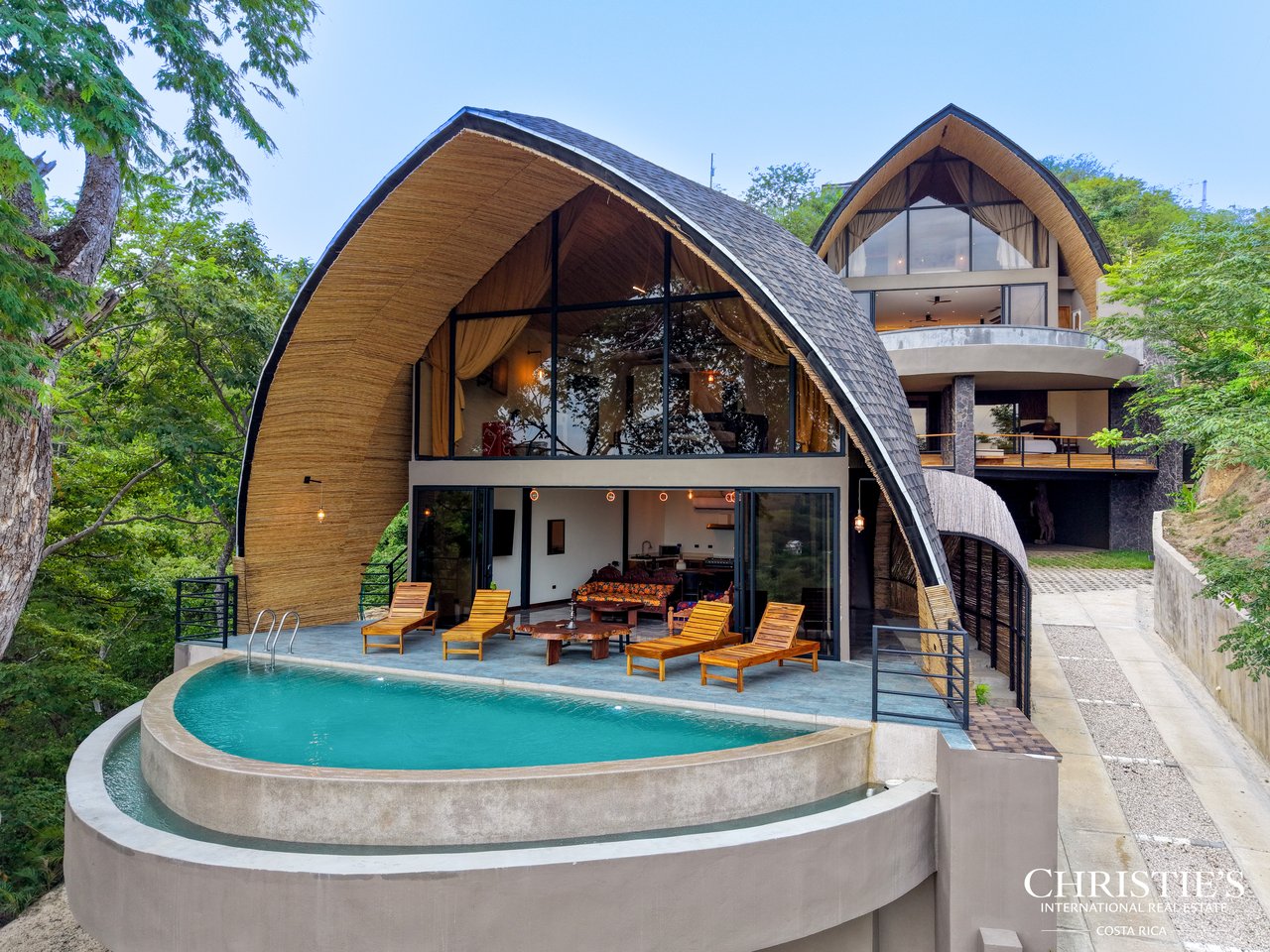 LE CLOS - An Exclusive Three-Residence Estate 