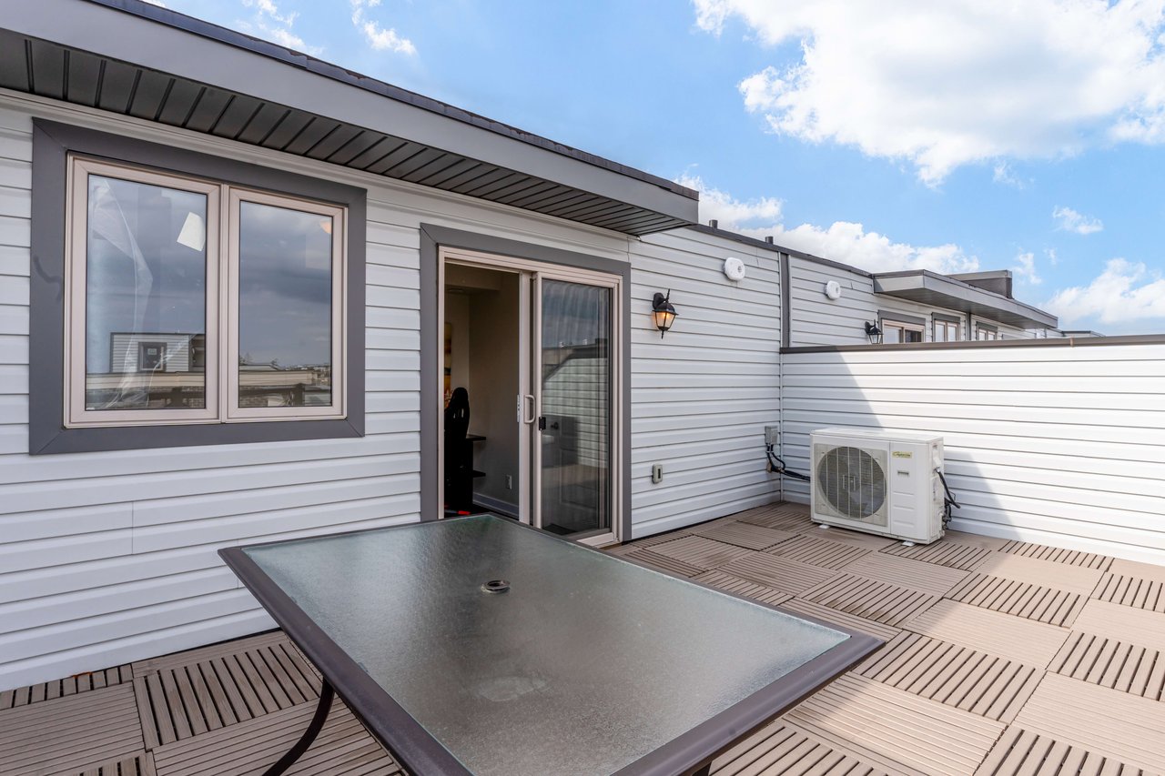 112-2 Dunsheath Way