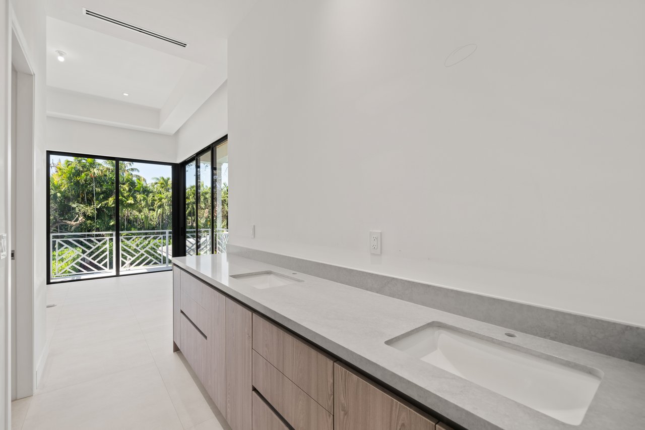 2710 S Le Jeune Road