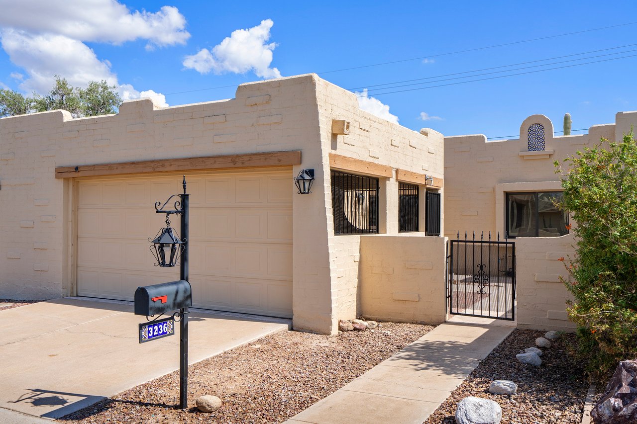 3236 W Moondance Way