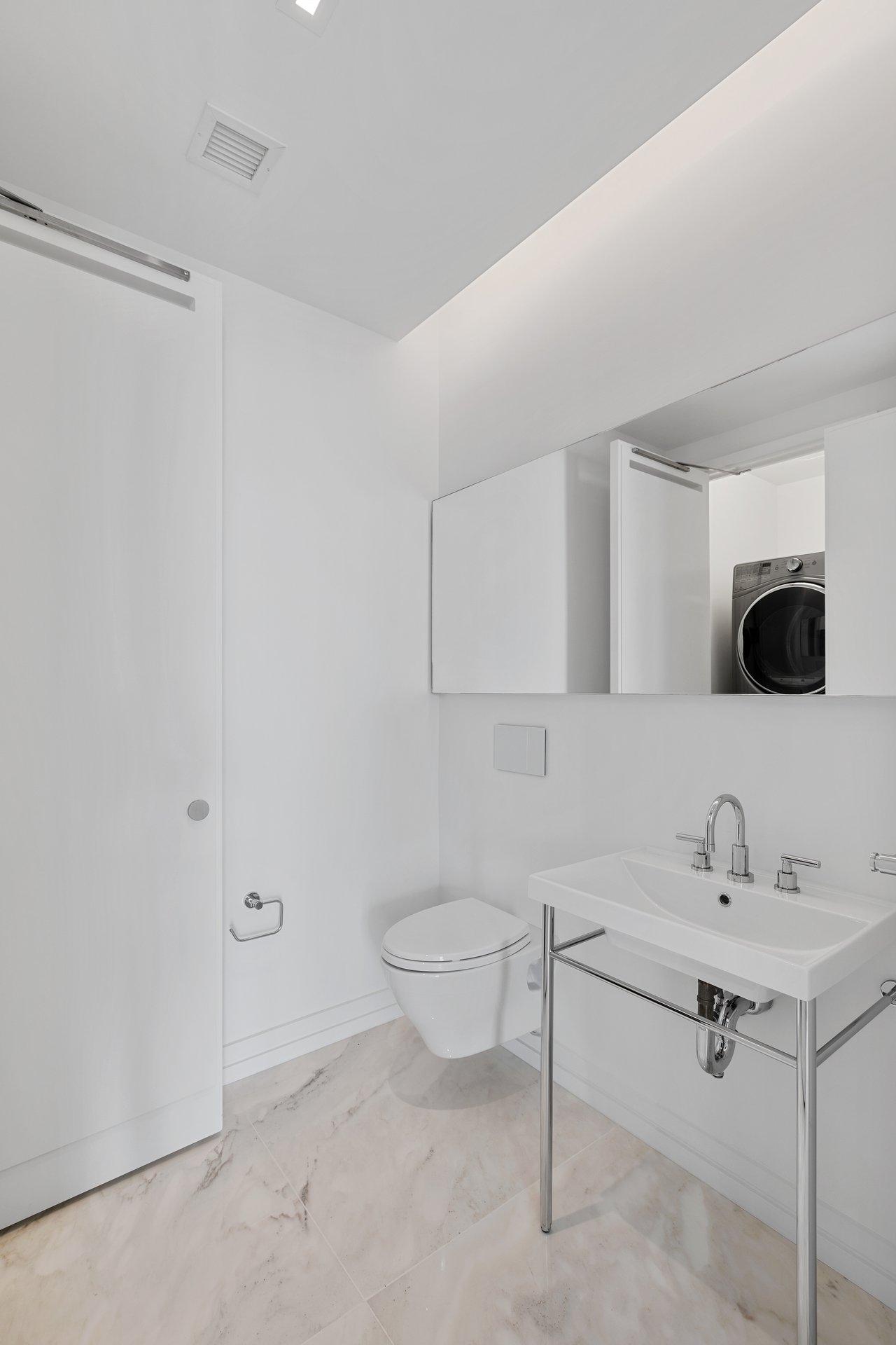 200 East 59th Street #17C