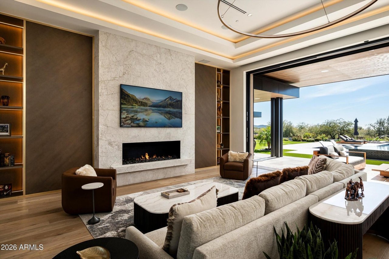 9245 E RIMROCK Drive